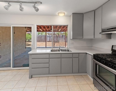 10359 Londonderry Ave - Photo Thumbnail 13