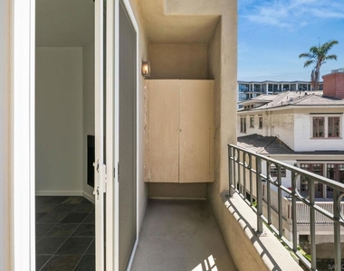 2445 Brant St - Photo Thumbnail 9