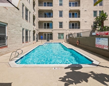 2445 Brant St - Photo Thumbnail 20