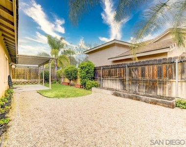 9504 Paseo De Los Castillos - Photo Thumbnail 3