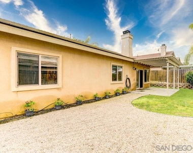 9504 Paseo De Los Castillos - Photo Thumbnail 4
