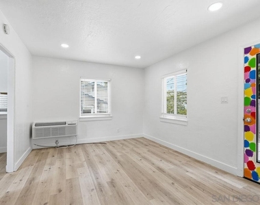 4261 Maryland St - Photo Thumbnail 4
