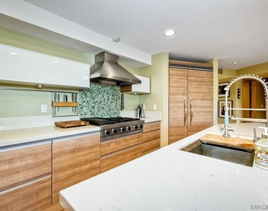 1052 Anchorage Ln - Photo Thumbnail 18
