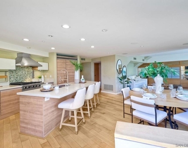 1052 Anchorage Ln - Photo Thumbnail 16