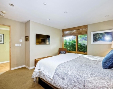 1052 Anchorage Ln - Photo Thumbnail 21