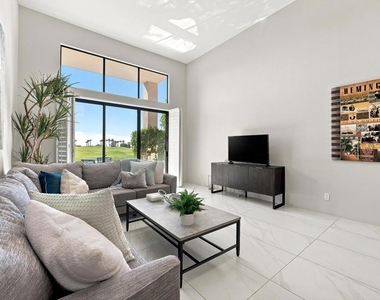 54108 Oak Tree - Photo Thumbnail 4