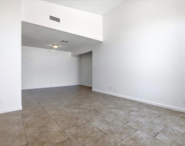 31601 Avenida Maravilla - Photo Thumbnail 8