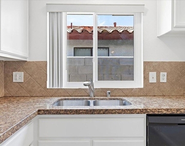 31601 Avenida Maravilla - Photo Thumbnail 16