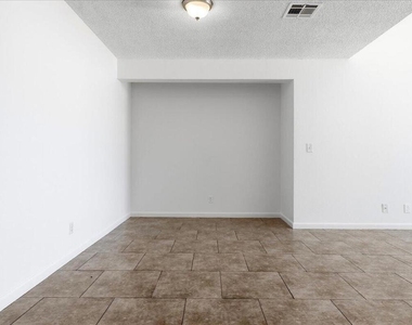 31601 Avenida Maravilla - Photo Thumbnail 12