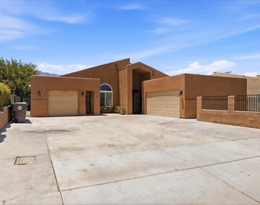 31601 Avenida Maravilla - Photo Thumbnail 2