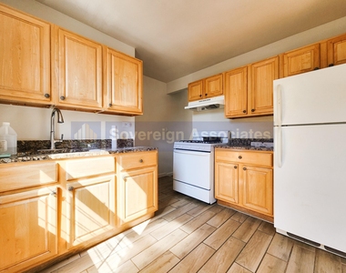 6645 Broadway - Photo Thumbnail 4
