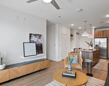 652 Angier Avenue Ne - Photo Thumbnail 12