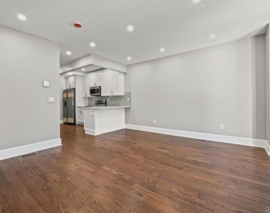 11521 143rd St - Photo Thumbnail 2