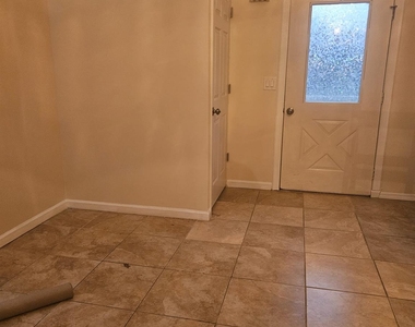 47 W Lakeland Street - Photo Thumbnail 4