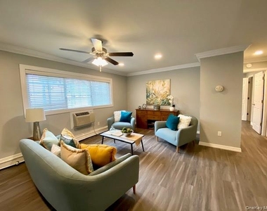 317 Brook Avenue - Photo Thumbnail 4