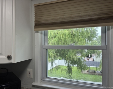 238 Laurel Road - Photo Thumbnail 5
