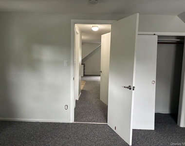 238 Laurel Road - Photo Thumbnail 16