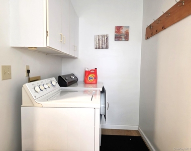 90 W Market - Photo Thumbnail 13