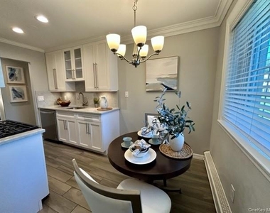 24 Williams Boulevard - Photo Thumbnail 3