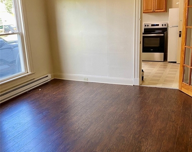 19 Memorial Avenue - Photo Thumbnail 6