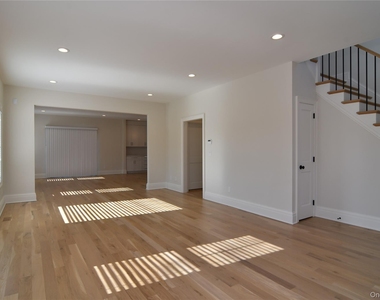 5 Madison Place - Photo Thumbnail 3