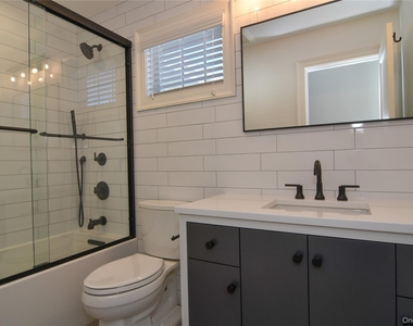 5 Madison Place - Photo Thumbnail 12