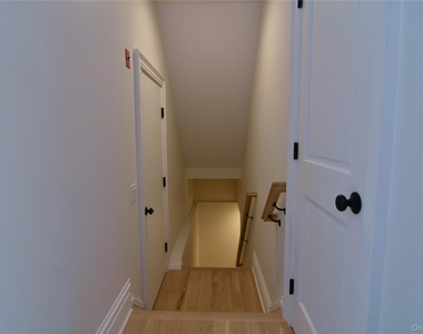 5 Madison Place - Photo Thumbnail 15