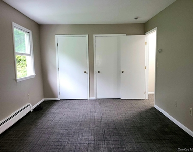6 Maple Avenue - Photo Thumbnail 22