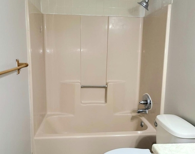 6 Maple Avenue - Photo Thumbnail 17