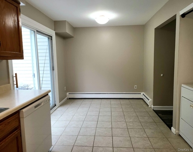 6 Maple Avenue - Photo Thumbnail 13