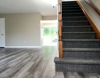 6 Maple Avenue - Photo Thumbnail 8