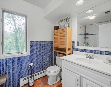 811 Eagle Bay Drive - Photo Thumbnail 21