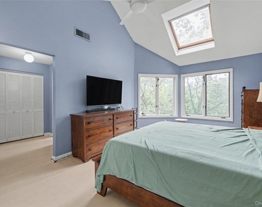811 Eagle Bay Drive - Photo Thumbnail 19