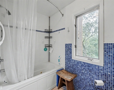 811 Eagle Bay Drive - Photo Thumbnail 22