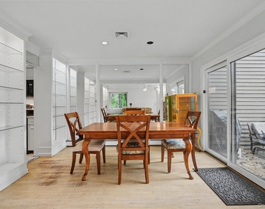 811 Eagle Bay Drive - Photo Thumbnail 7