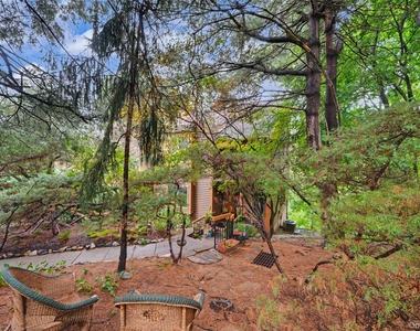 811 Eagle Bay Drive - Photo Thumbnail 1