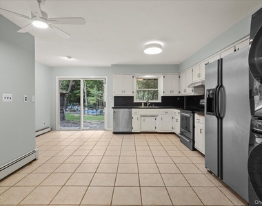 520 Croton Falls Road - Photo Thumbnail 8