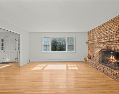 520 Croton Falls Road - Photo Thumbnail 4
