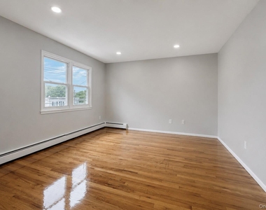 54 Farquhar Avenue - Photo Thumbnail 11