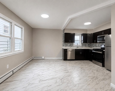 54 Farquhar Avenue - Photo Thumbnail 5