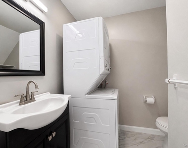 54 Farquhar Avenue - Photo Thumbnail 10
