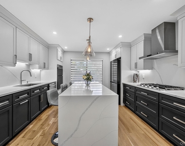 109 Woods End Road - Photo Thumbnail 9