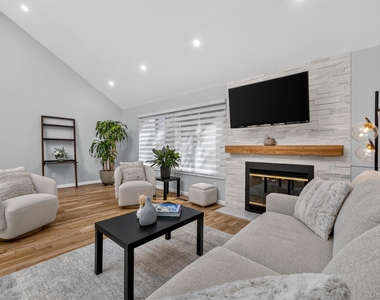 109 Woods End Road - Photo Thumbnail 14