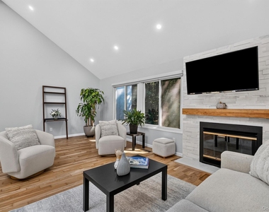 109 Woods End Road - Photo Thumbnail 18