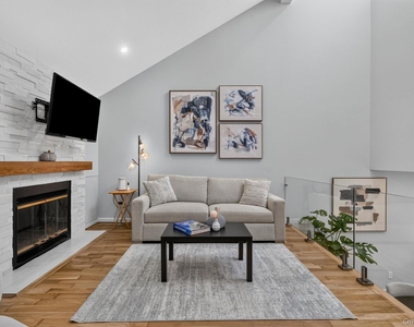 109 Woods End Road - Photo Thumbnail 15