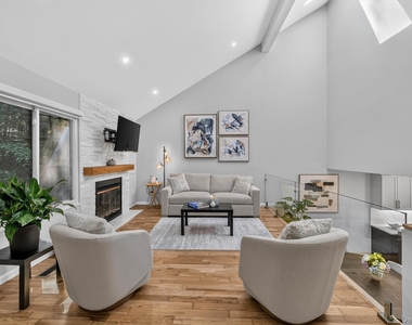 109 Woods End Road - Photo Thumbnail 11