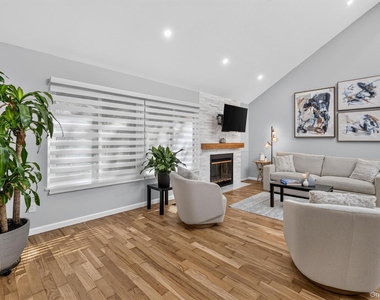 109 Woods End Road - Photo Thumbnail 13