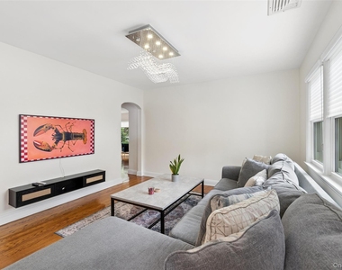 101 Lefferts Road - Photo Thumbnail 8