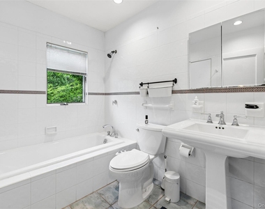 101 Lefferts Road - Photo Thumbnail 15
