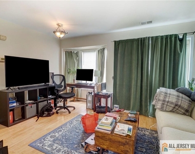 130 Longfield Court - Photo Thumbnail 16